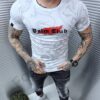 Mъжка тениска с бродиран надпис и барокова щампа-бяло-код 10862-1