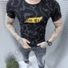 Mъжка тениска с бродиран надпис и барокова щампа-черно-код 10862