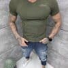 Mъжка Slim fit тениска с остро деколте и дискретна щампа-каки-код 262012-7
