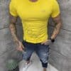 Mъжка Slim fit тениска с обло деколте и дискретна щампа-жълто-код 261009-2