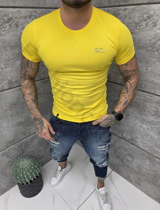 Mъжка Slim fit тениска с обло деколте и дискретна щампа-жълто-код 261009-2