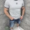 Mъжка тениска с контрастно бие и стилна бродерия-сиво-код 26248-3