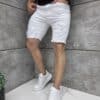 Мъжки къси дънки Slim Fit с накъсване и кръпки в бял цвят-код 7627