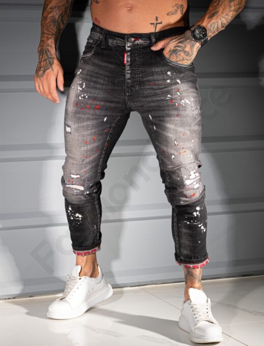 Мъжки черни Skinny дънки с накъсване и червени пръски-код 810-04